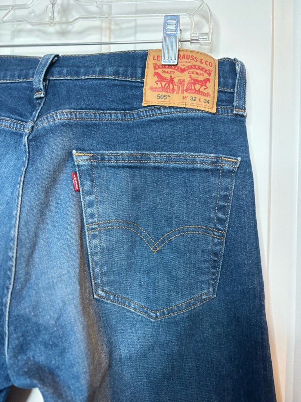 EUC Levi's 505 Men's Classic Straight Leg Jeans in Deep Blue Wash size 32x34 - Picture 6 of 11